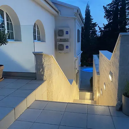 Alta Apartament *